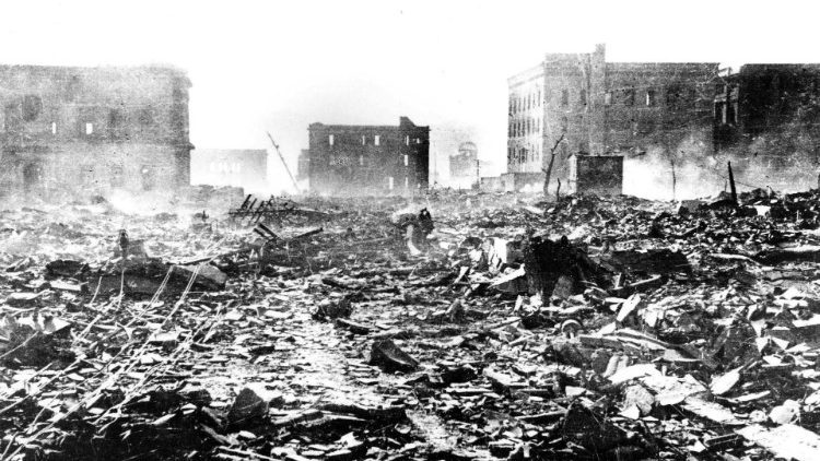 Fotografia tirada em Hiroshima depois da explosão da bomba atômica