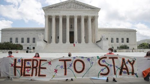 Decisão da Suprema Corte sobre "dreamers" bem recebida pelos bispos estadunidenses