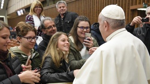 Santa Sé: "Reconhecer a riqueza e a força ética e espiritual das mulheres"