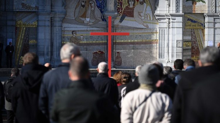 Momento penitencial no Santuário de Lourdes