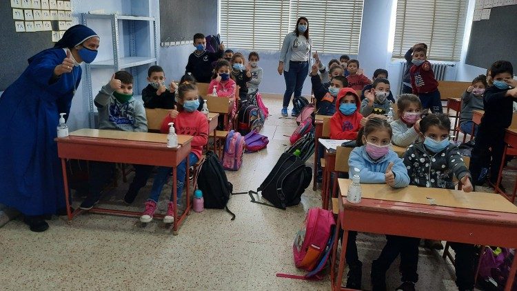 Classe fundamental em Beit Hebbak