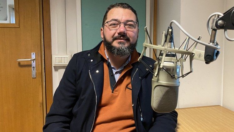 Padre Rogério nos estúdios da Rádio Vaticano