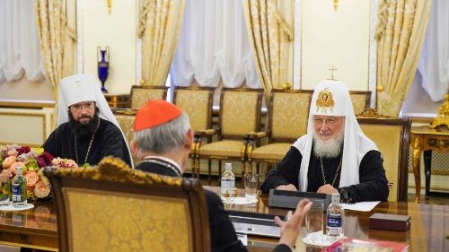 Zuppi encontra Kirill: relevante que Igrejas trabalhem pela paz