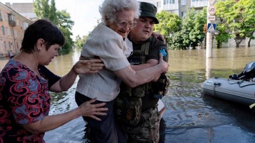 Ucrânia: com destruição de barragem, ameaça  agora vem da água e das armas