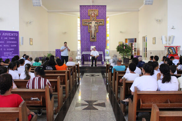 Dom Félix realiza Visita Pastoral Sinodal à Paróquia Santa Rita de Cássia em Governador Valadares