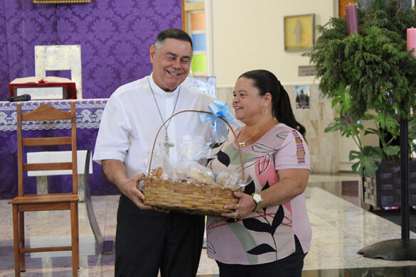 Dom Félix realiza Visita Pastoral Sinodal à Paróquia Santa Rita de Cássia em Governador Valadares