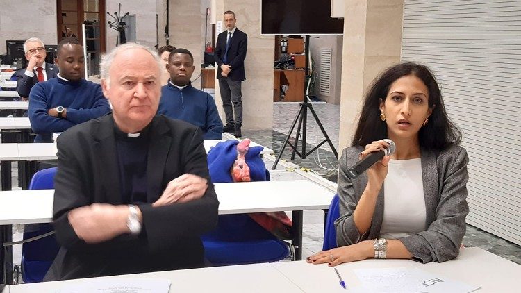 A apresentação da conferência na Sala de Imprensa da Santa Sé