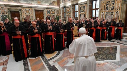 O Papa: abençoar as pessoas e não a união, a bênção não exige perfeição ética