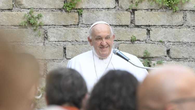 O Santo Padre durante o diálogo com as famílias 
