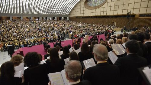 Corais do mundo inteiro em audiência com o Papa no Vaticano