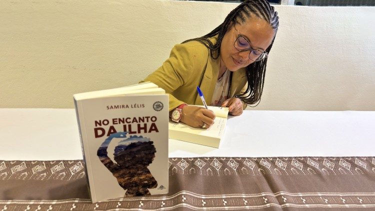 Samira Lélis no lançamento do seu livro durante o Festival