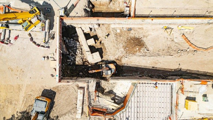 Giubileo: da cantiere Piazza Pia emerge portico di Caligola