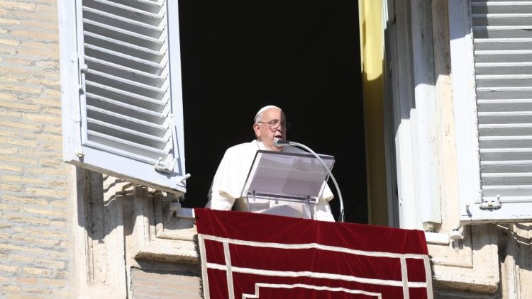 Papa Francisco durante o Angelus deste domingo