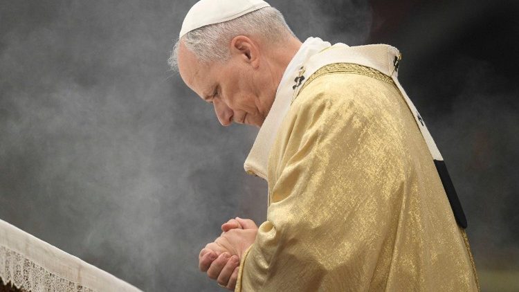 Papa Leão XIV durante uma celebração na Basílica de São Pedro