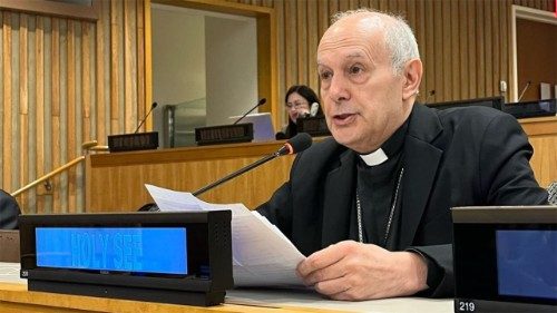 Santa Sé: saúde e educação se desenvolvem olhando a pessoa, não as ideologias