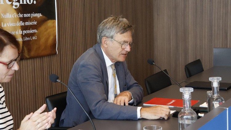 Prefeito do Dicastério para a Comunicação Paolo Ruffini