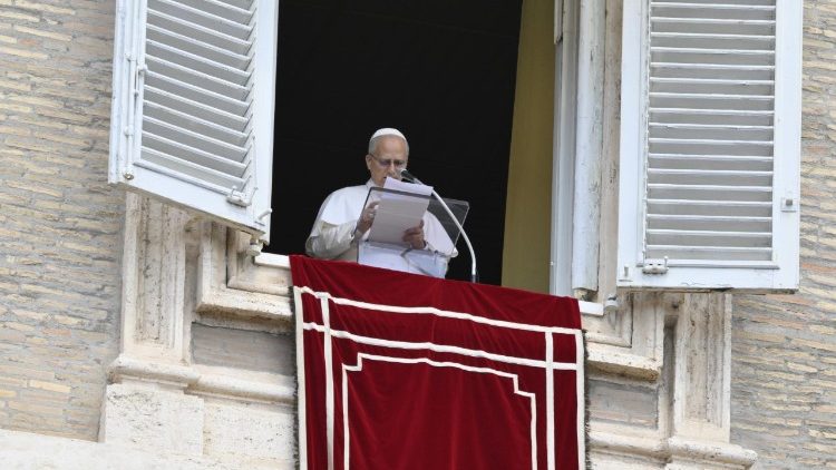 Papa durante o Angelus