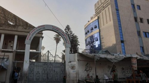 Gaza: no Hospital Al-Ahli Arab “obrigados a decidir quem viverá ou morrerá”