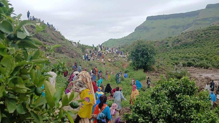 Solidariedade com famílias desfeitas, os desaparecidos e a população em grande sofrimento ...