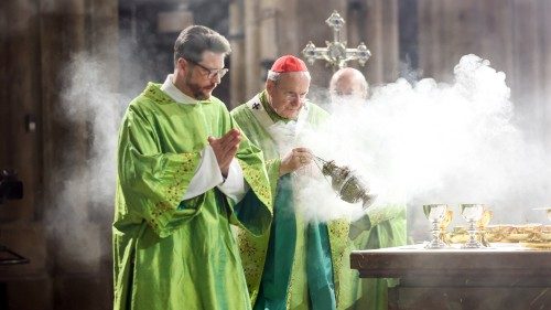O testemunho do cardeal Schönborn aos bispos de recente nomeção: o pastor pertence ao seu rebanho