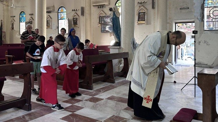 Pe. Gabriele Romanelli durante a missa