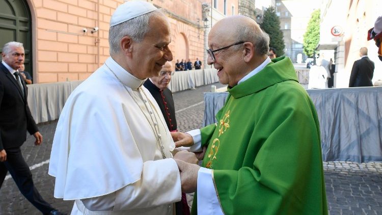 A saudação ao Padre Gioele