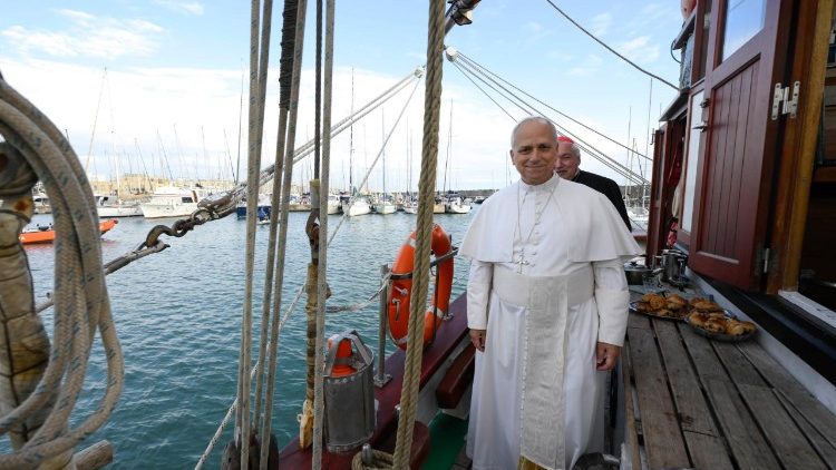 O Papa no Barco Escola da Paz