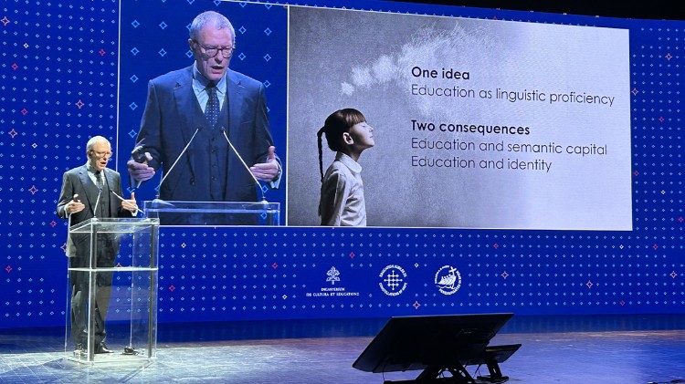 A participação de Luciano Floridi A participação de Luciano Floridi