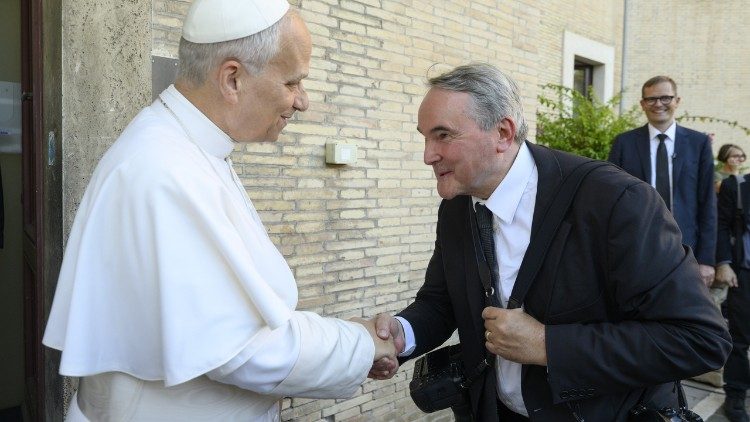 Papa Leão XIV ao saudar Francesco Sforza