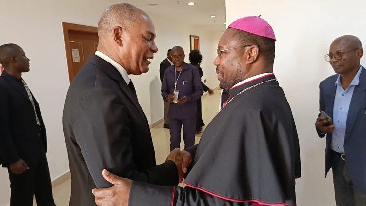 "O congresso surge da necessidade de um ponto de viragem nacional, ao se completarem 50 anos de independência ..." "O congresso surge da necessidade de um ponto de viragem nacional, ao se completarem 50 anos de independência ..."