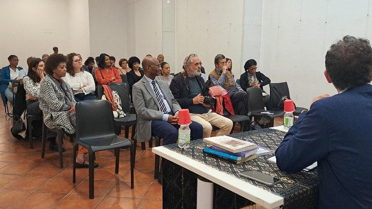 Partipantes no encontro na comunidade caboverdiana em Roma a 2/11/25 Partipantes no encontro na comunidade caboverdiana em Roma a 2/11/25