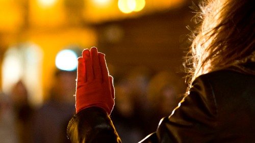 Caccia: a Santa Sé está preocupada com a violência sexual nos conflitos