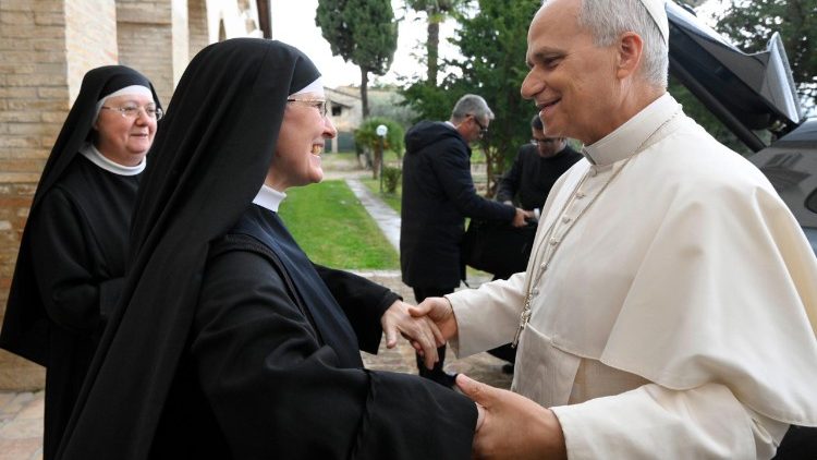 A chegada do Papa em Montefalco (@VaticanMedia)