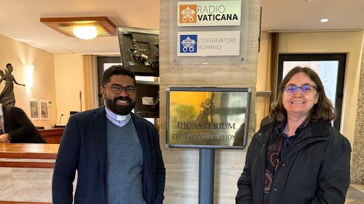 P. Allancastro Silva e Ir. Elisabete Corazza, em visita à Rádio Vaticano