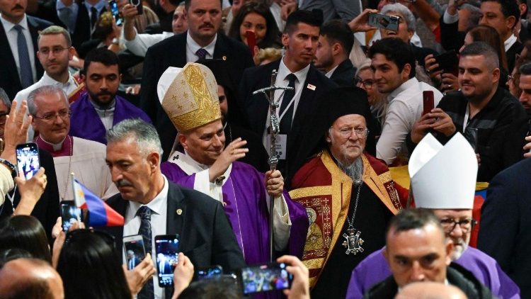  A missa com o Papa Leão foi na Volkwagen Arena, em Instambul