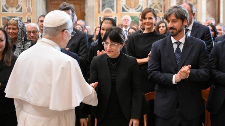 O Papa com professores e alunos do Pontifício Instituto de Arqueologia Cristã O Papa com professores e alunos do Pontifício Instituto de Arqueologia Cristã