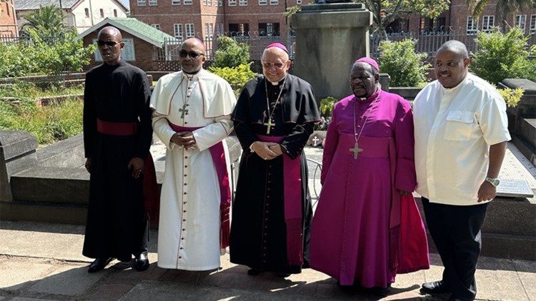 Oração solene junto ao túmulo do Abade Francisco Pfanner Oração solene junto ao túmulo do Abade Francisco Pfanner