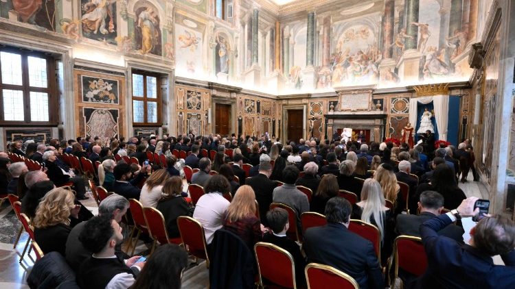 A audiência reuniu artistas que irão participar do Concerto de Natal no Auditório Conciliazione
