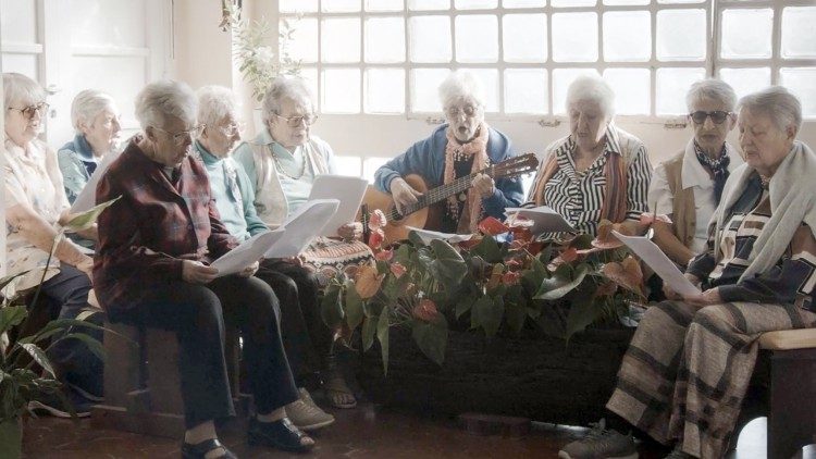 Um extrato do vídeo "Irmãs sem nome" Um extrato do vídeo "Irmãs sem nome"